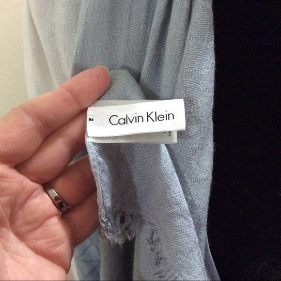Calvin Klein ombré light blue and cream scarf - Picture 5 of 7